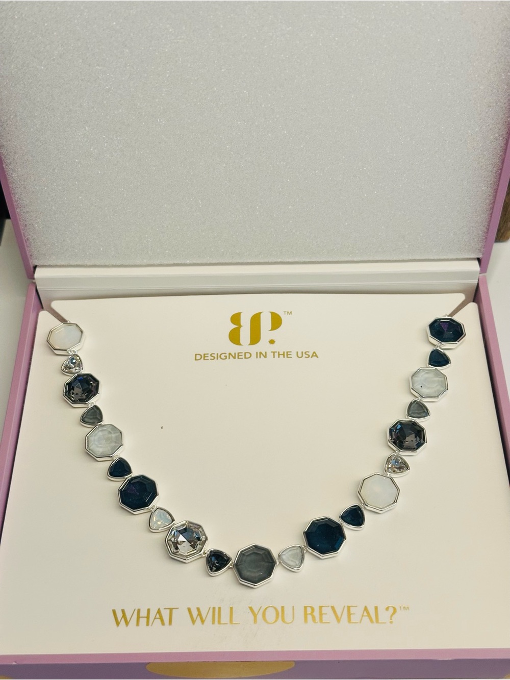Bomb Party Summer
Jewel Candy 2026 Necklace "Miles and Memories" - Picture 4 of 6